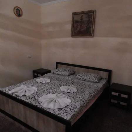 достаток Otel